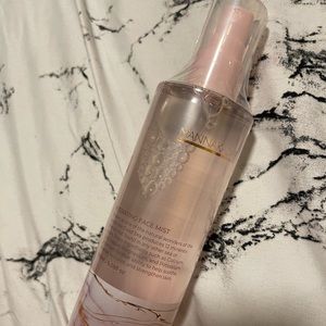 Manna Kadar Hydrating Face Spray